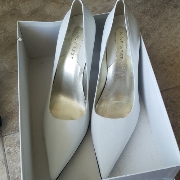 nine west white pumps